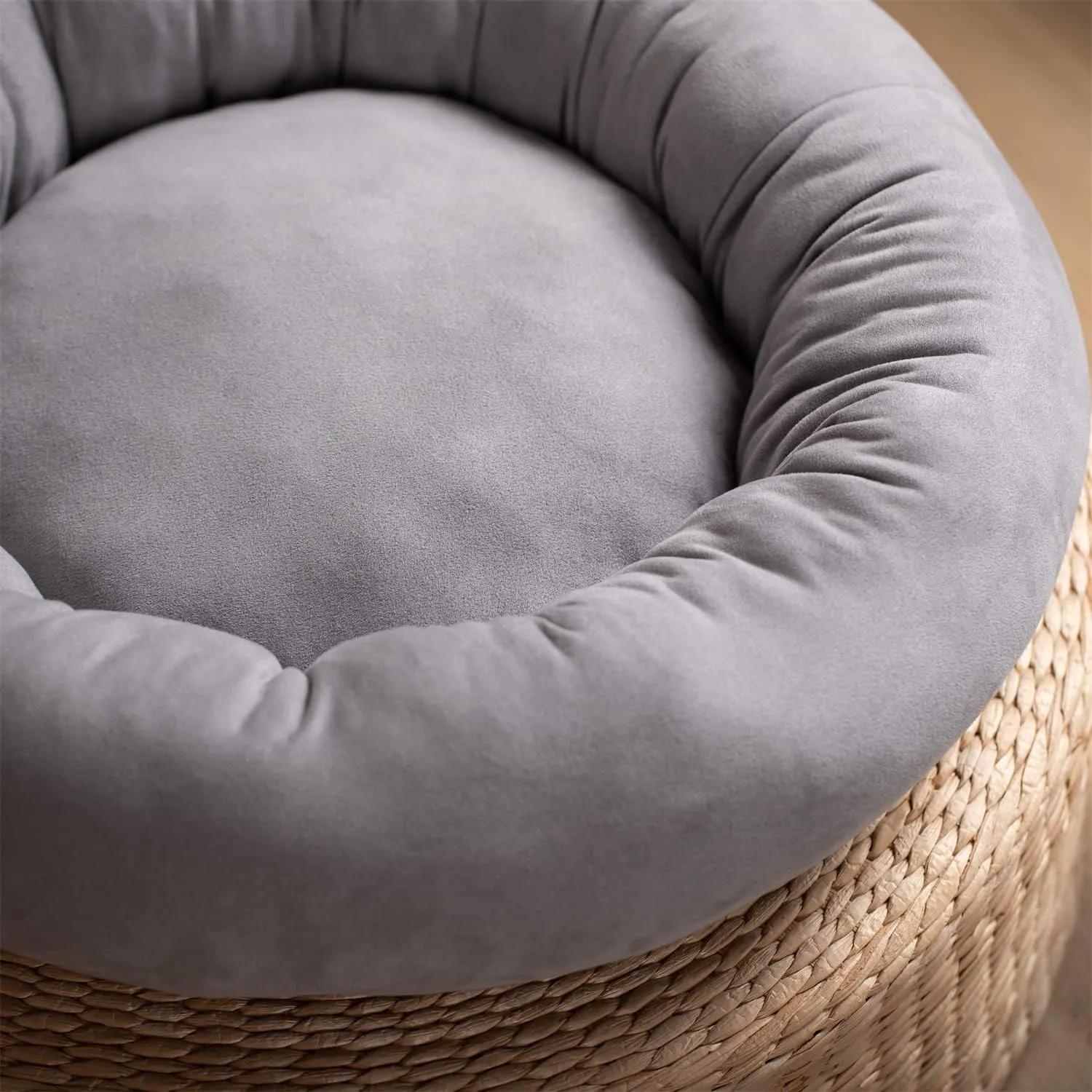 KASENTEX Round Dog Bed for Small Dogs and Puppies - Donut-Shaped, Anti-Slip, Machine Washable Cat Bed - Grey, 20x20 Inches